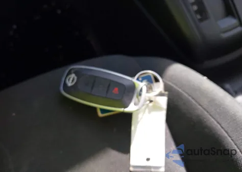 2025 Nissan Kicks Play S from USA, damaged, VIN 3N1CP5BV2SL480792